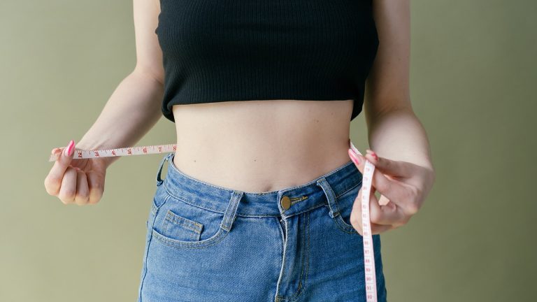 How to measure waist hip circumference ratio
